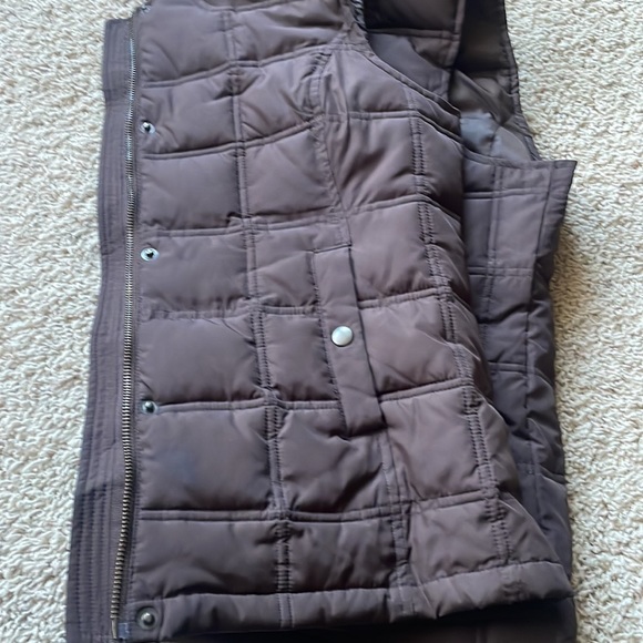 Gap down vest with hood size Large - Picture 5 of 6